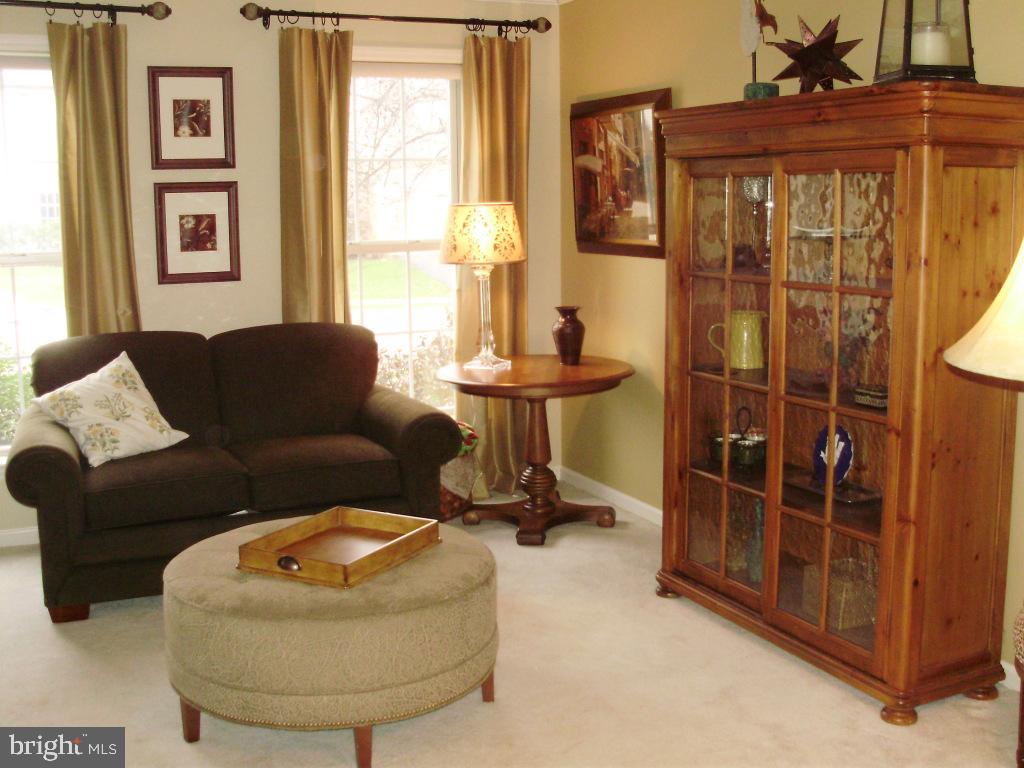 20 Ridings Way Lititz, PA 17543 - Photo 2 of 15