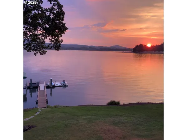 $1,250,000 | Wetleau Drive, Lowell, OR 97452