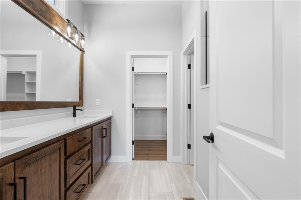 1145 Southwest Whitby Drive Lee's Summit, MO 64083 - Photo 13 of 26