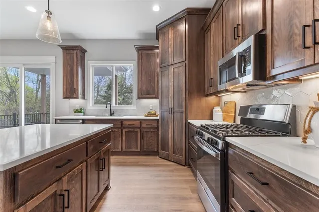 $475,000 | 1145 Southwest Whitby Drive, Lee's Summit, MO 64083