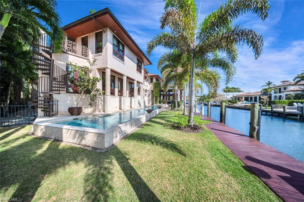 2233 Forrest Lane Naples, FL 34102 - Photo 17 of 49