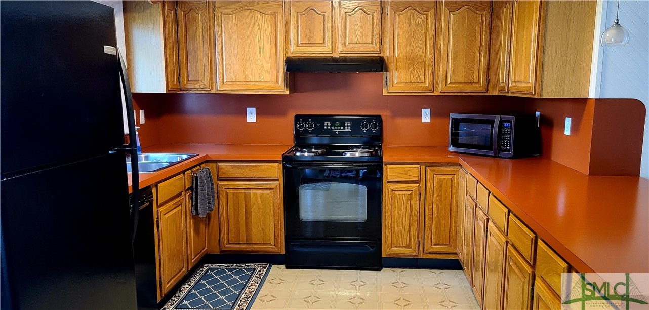 4 Calibogue Road Savannah, GA 31410 - Photo 9 of 23 Kitchen