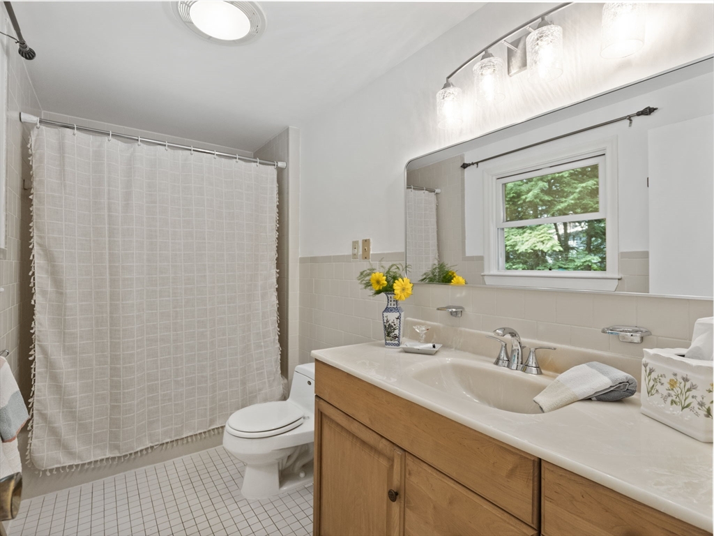 5 Cyr Circle Andover, MA 01810 - Photo 23 of 40