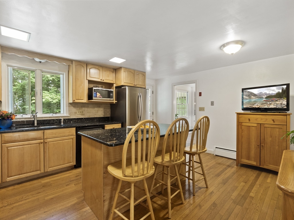 5 Cyr Circle Andover, MA 01810 - Photo 4 of 40