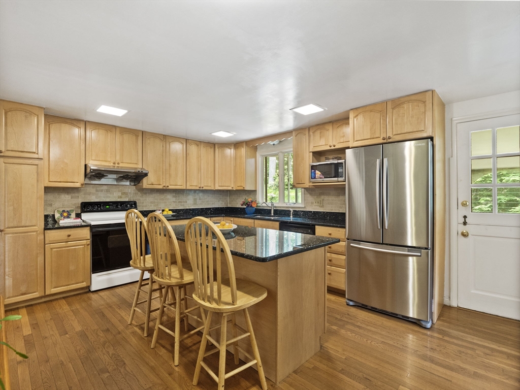 5 Cyr Circle Andover, MA 01810 - Photo 7 of 40