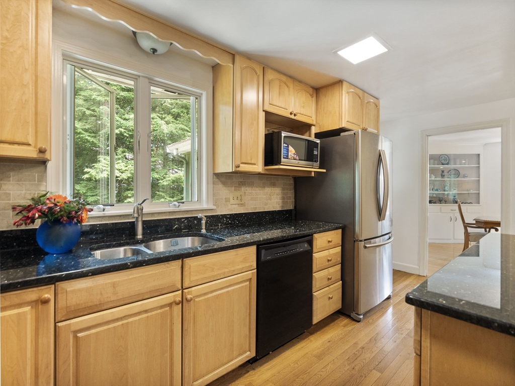 5 Cyr Circle Andover, MA 01810 - Photo 9 of 40