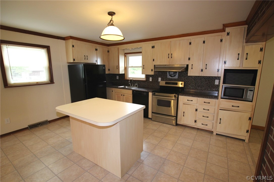 9138 Atlee Road Mechanicsville, VA 23116 - Photo 9 of 27 Gallery Image 9