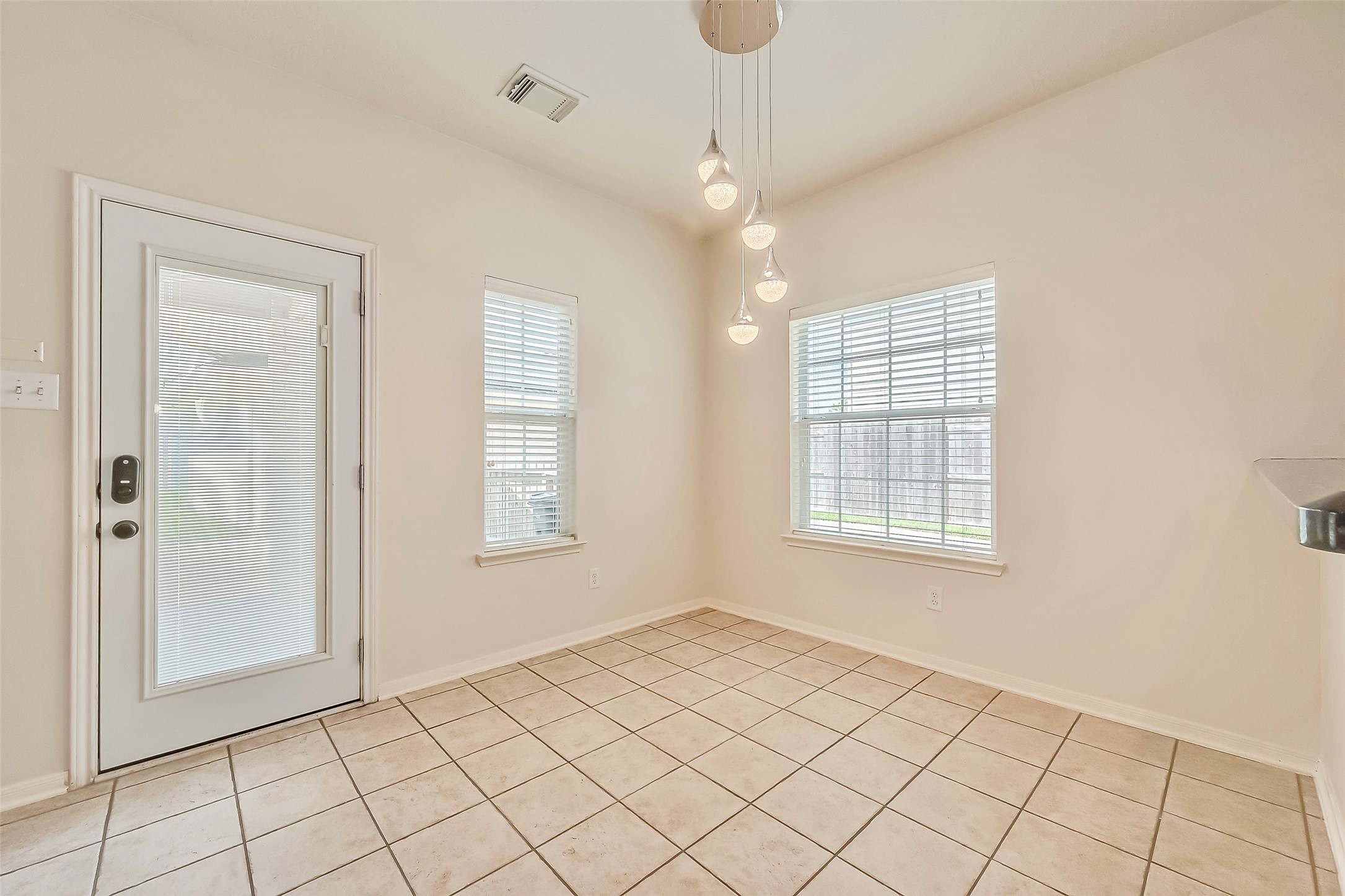 5506 Flower Grove Court Rosharon, TX 77583 - Photo 8 of 30 Breakfast Room