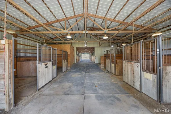 $490,000 | 3218 South S Highway, Winfield, MO 63389