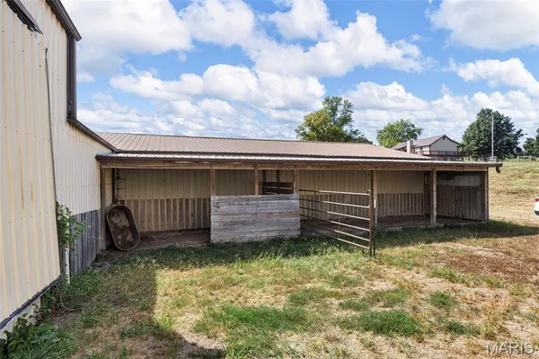 $490,000 | 3218 South S Highway, Winfield, MO 63389