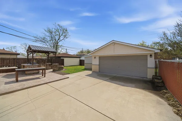 a view of house and outdoor space