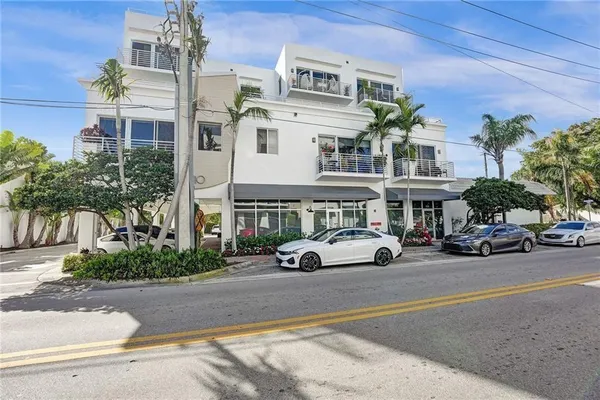 $3,998 | 110 Southeast 2nd Street, Unit 402, Delray Beach, FL 33444