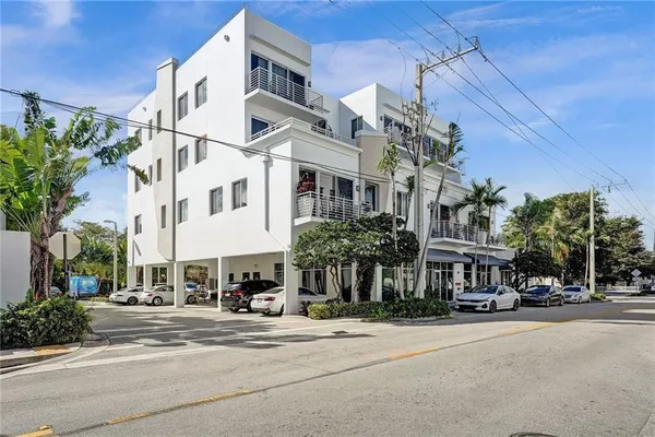 $3,998 | 110 Southeast 2nd Street, Unit 402, Delray Beach, FL 33444