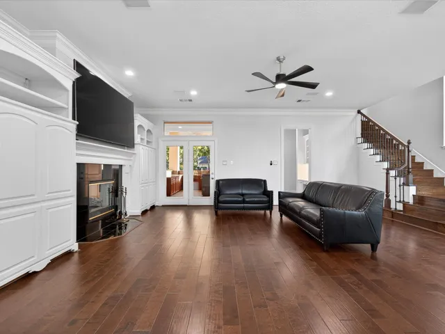 $1,300,000 | 11 Gleannloch Estates Drive, Spring, TX 77379