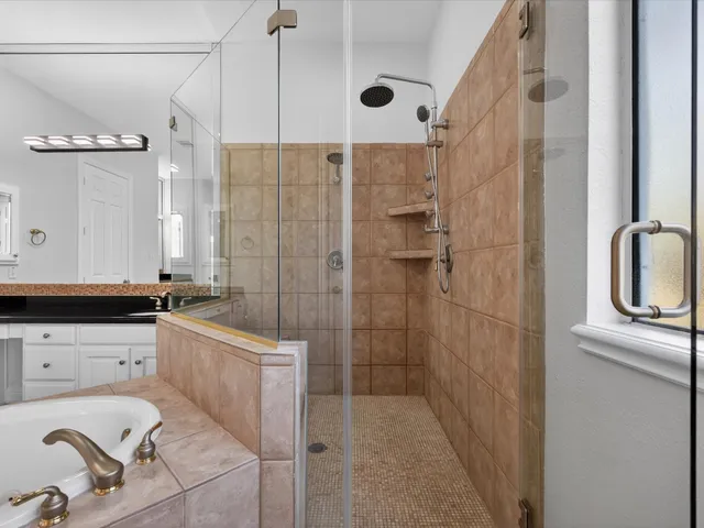 $1,300,000 | 11 Gleannloch Estates Drive, Spring, TX 77379