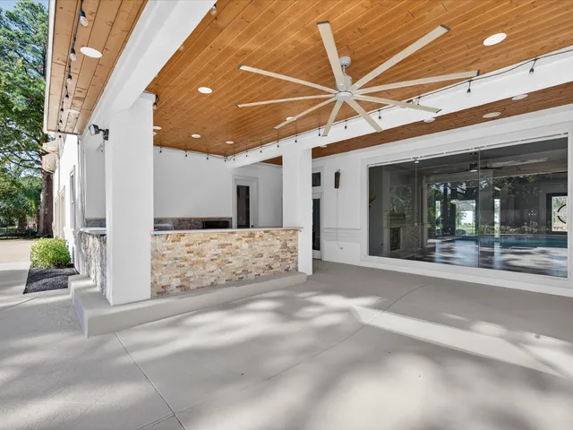 $1,300,000 | 11 Gleannloch Estates Drive, Spring, TX 77379