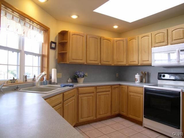 2363 Heffner Road Fogelsville, PA 18051 - Photo 5 of 19 Gallery Image 5