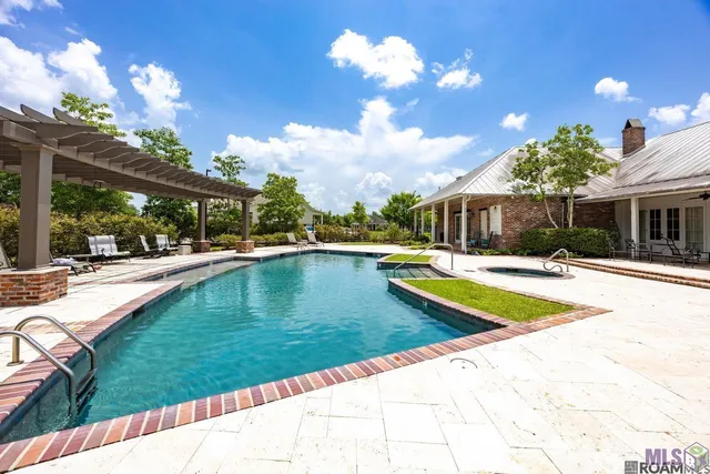 $669,900 | 10740 Summer Fest Lane, Baton Rouge, LA 70810