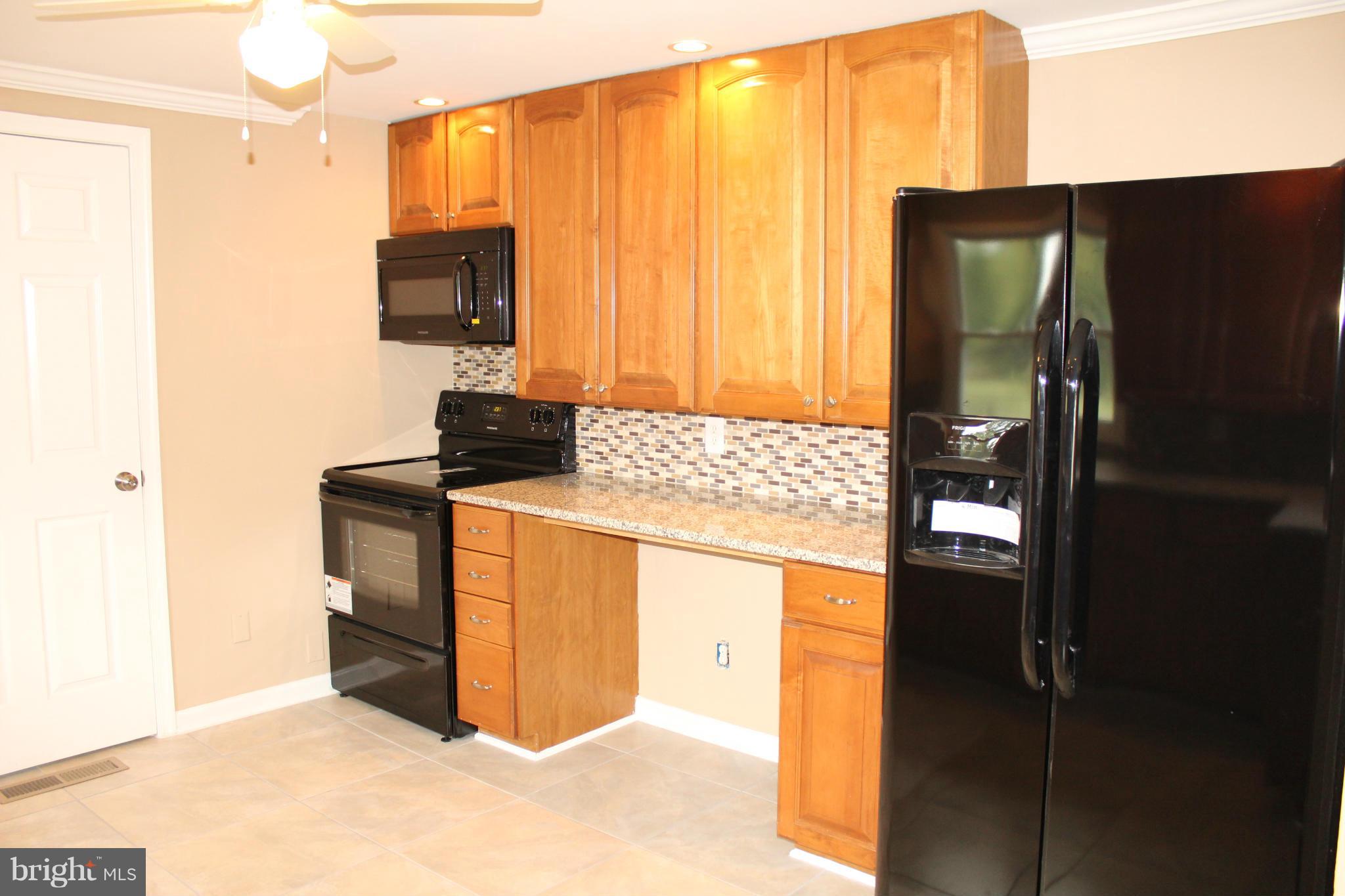 1416 Sussex Road Baltimore, MD 21221 - Photo 3 of 14 Kitchen