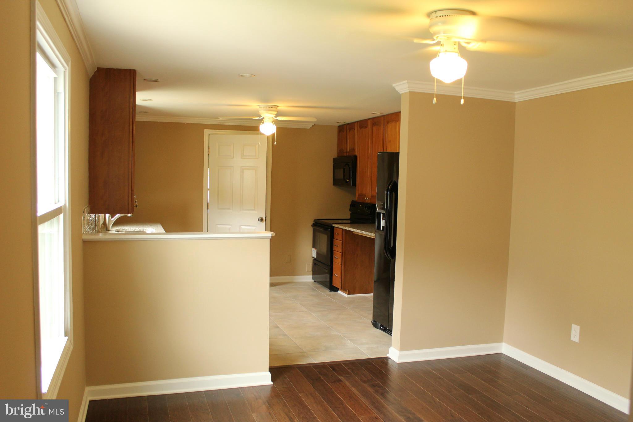 1416 Sussex Road Baltimore, MD 21221 - Photo 4 of 14 Dining Room