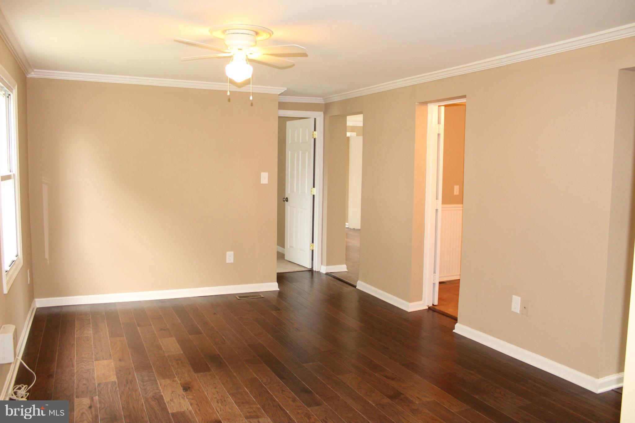 1416 Sussex Road Baltimore, MD 21221 - Photo 7 of 14 Living Room