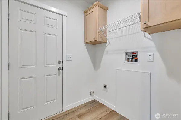 a view of walk in closet