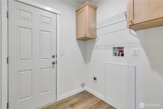 a view of walk in closet