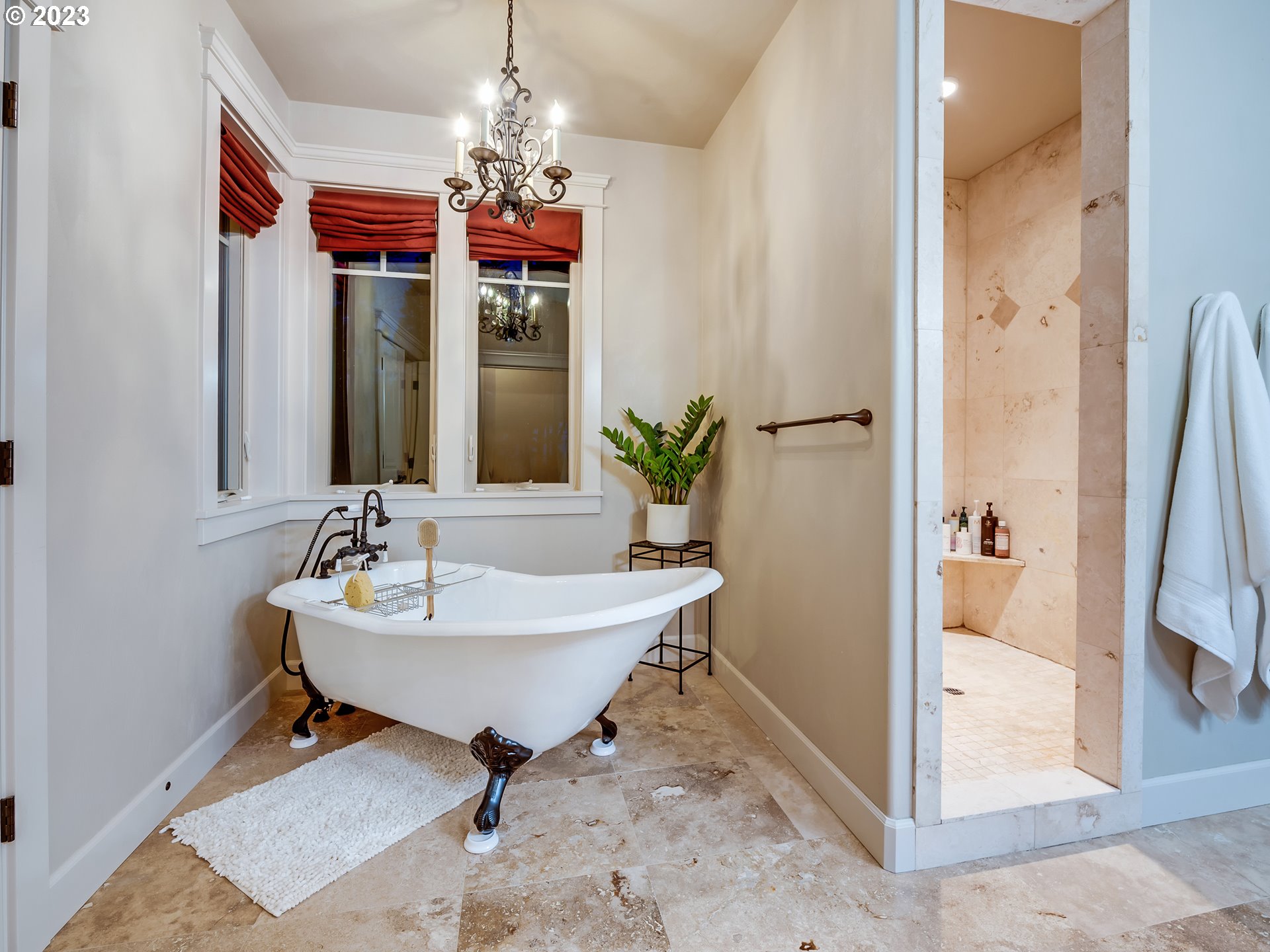 6251 Graystone Loop Springfield, OR 97478 - Photo 15 of 32 a spacious bathroom with a sink and a mirror