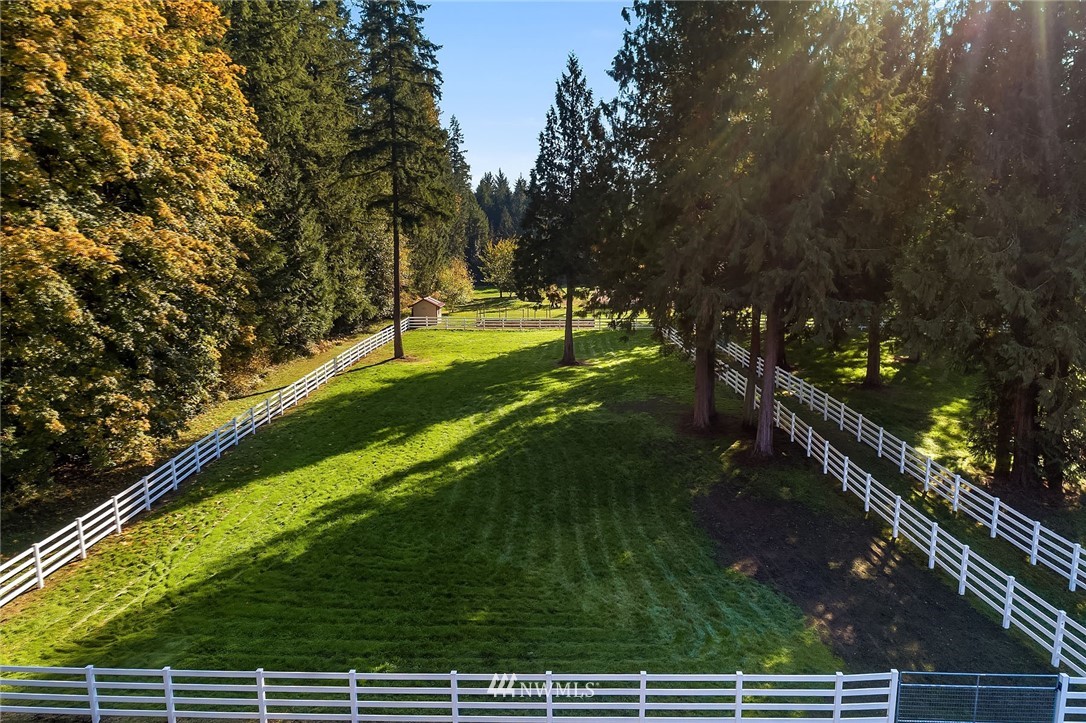 33105 Northeast 24th Street Carnation, WA 98014 - Photo 5 of 25