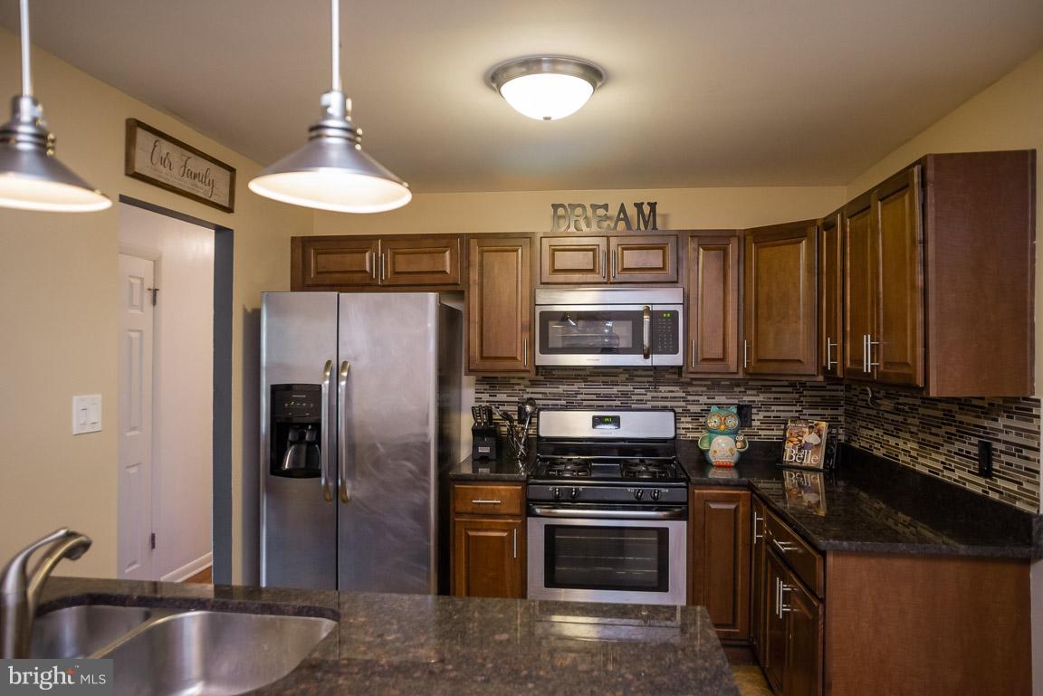 10800 Mayfield Road Fort Washington, MD 20744 - Photo 2 of 25 Kitchen