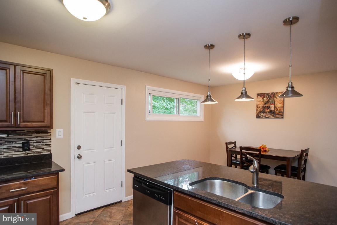 10800 Mayfield Road Fort Washington, MD 20744 - Photo 5 of 25 Kitchen