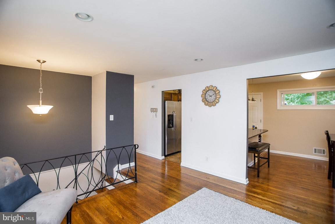 10800 Mayfield Road Fort Washington, MD 20744 - Photo 7 of 25 Living Room