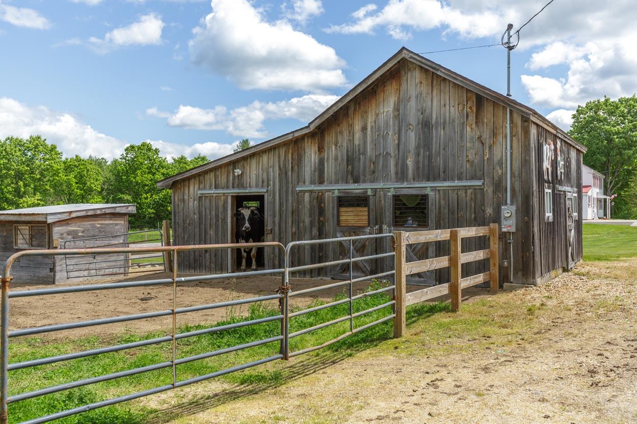 719 Fremont Road Chester, NH 03036 - Photo 6 of 39