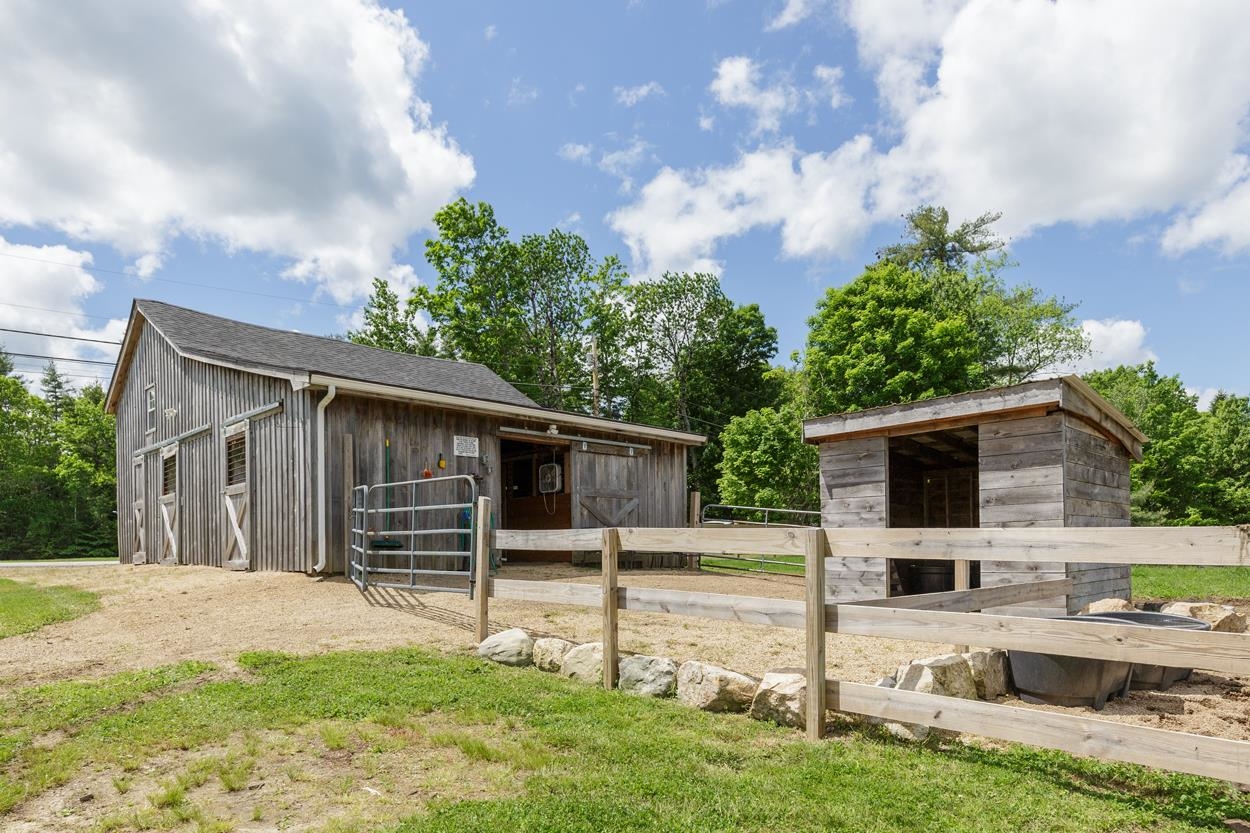 719 Fremont Road Chester, NH 03036 - Photo 9 of 39