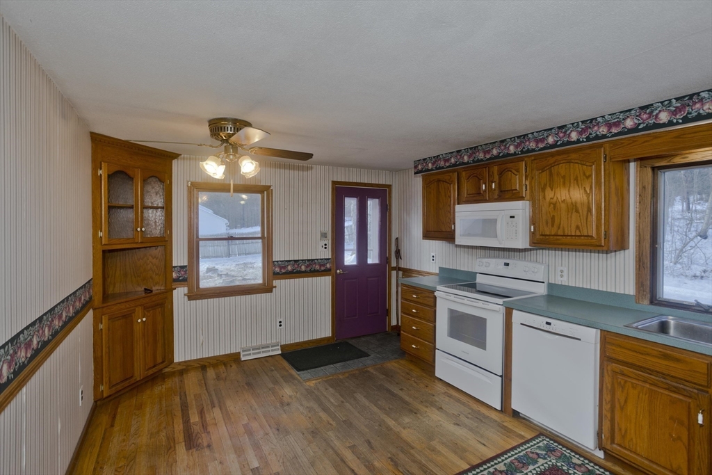 31 Lead Mine Road Southampton, MA 01073 - Photo 12 of 42 Gallery Image 12