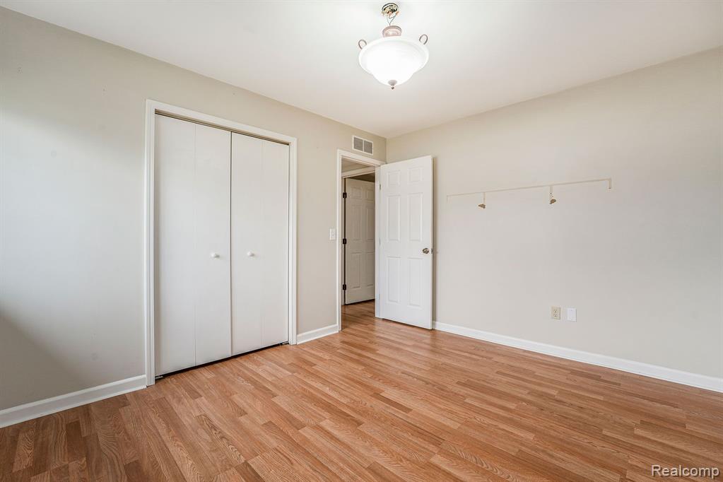 2476 Eastern Avenue Rochester Hills, MI 48307 - Photo 16 of 22