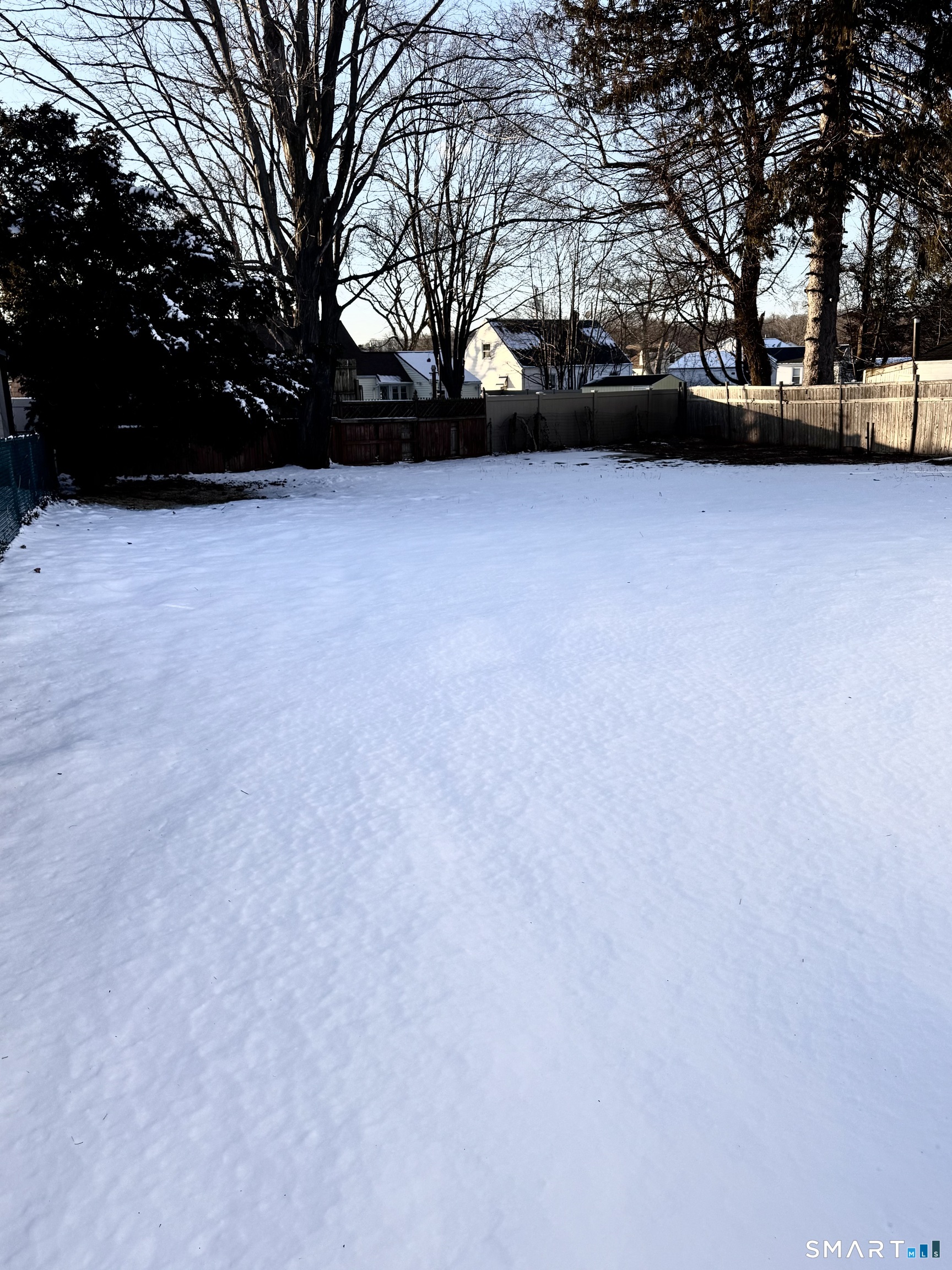 8 River Road East Haven, CT 06512 - Photo 1 of 39