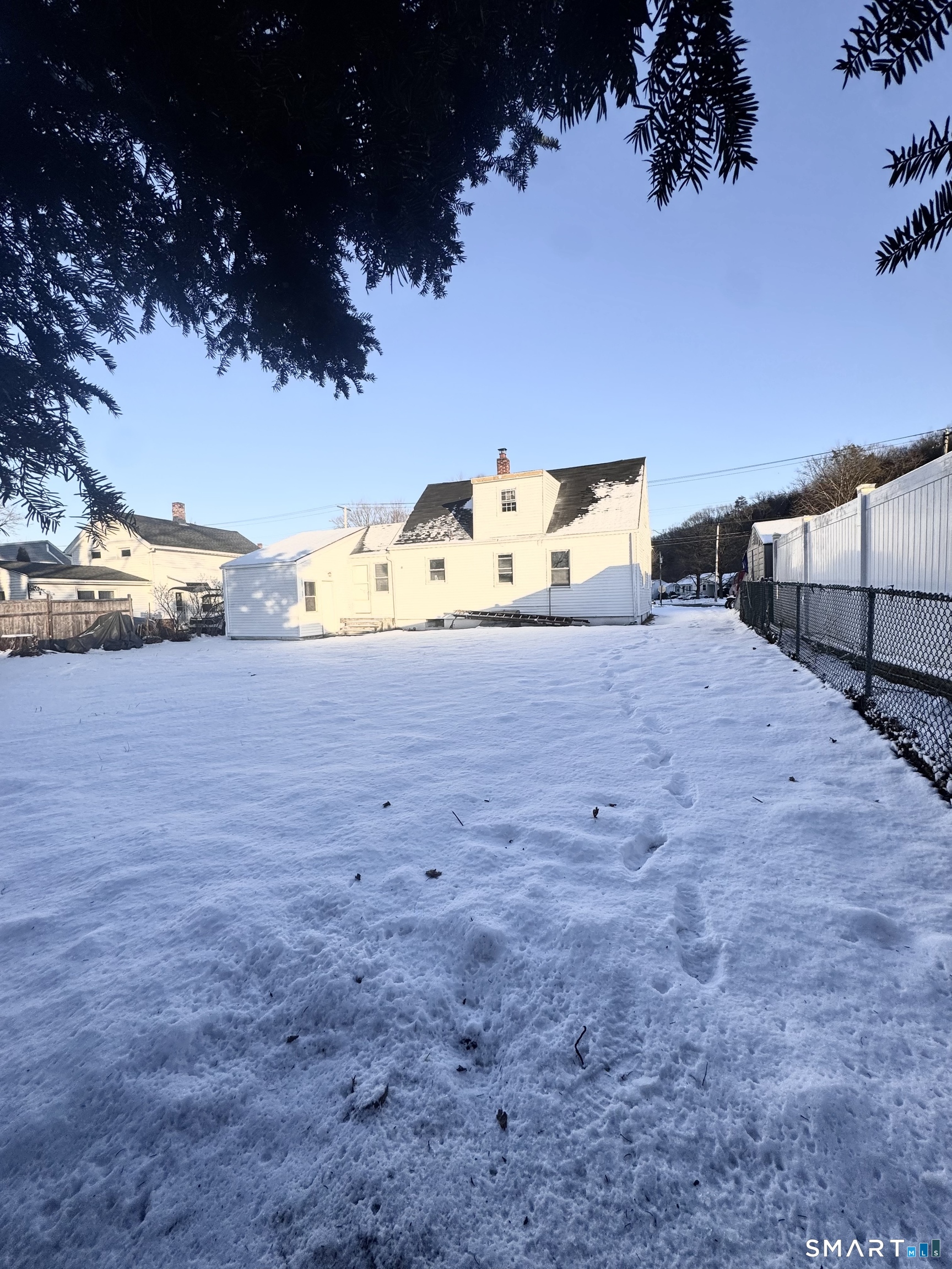 8 River Road East Haven, CT 06512 - Photo 43 of 45 a view of a outdoor space