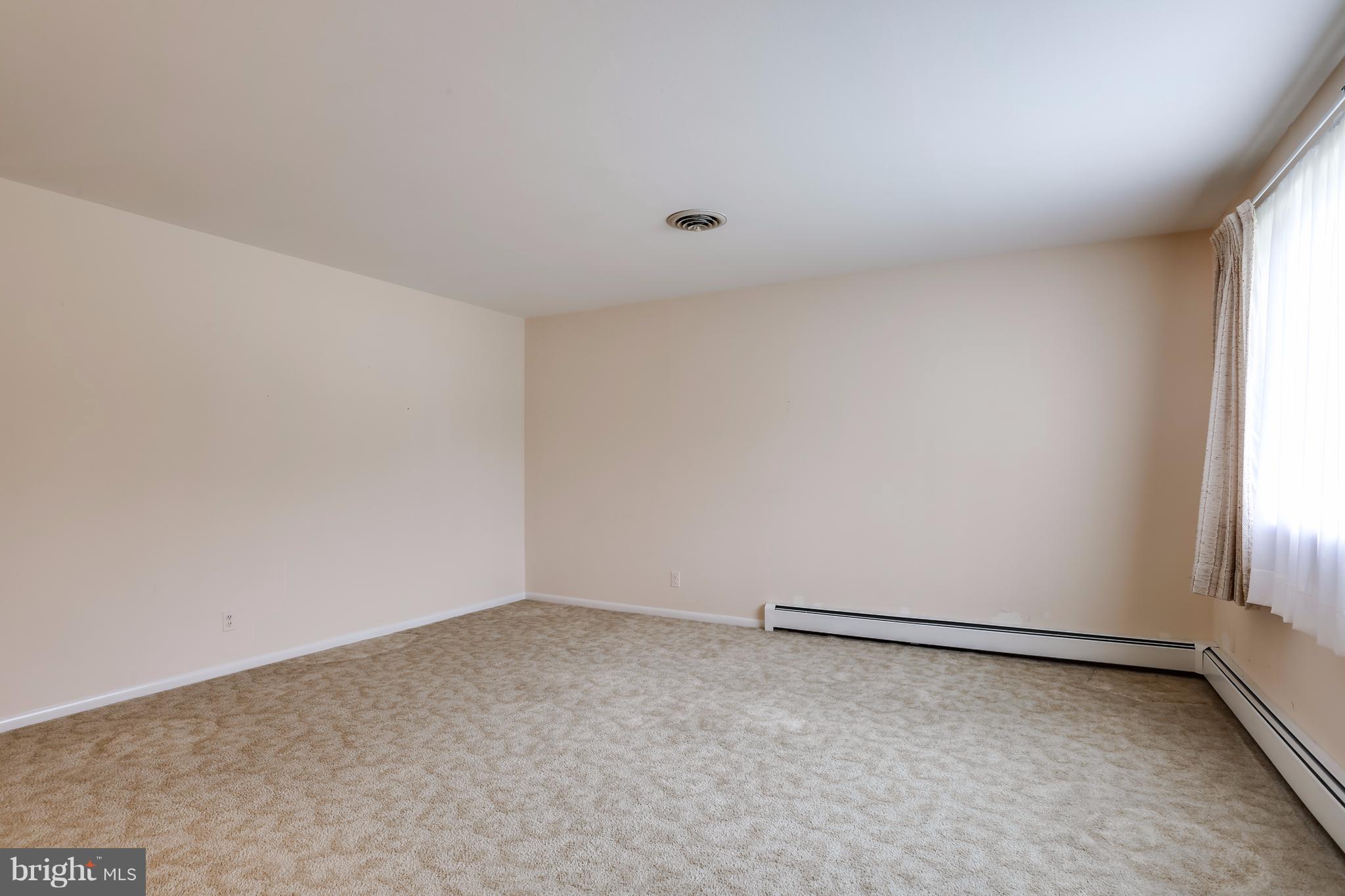 3813 Offutt Road Randallstown, MD 21133 - Photo 5 of 27 Living Room