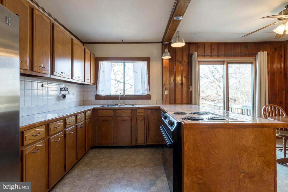 346 Ridge Road Pasadena, MD 21122 - Photo 14 of 40