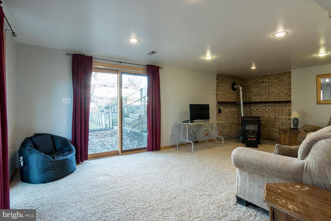 346 Ridge Road Pasadena, MD 21122 - Photo 23 of 40