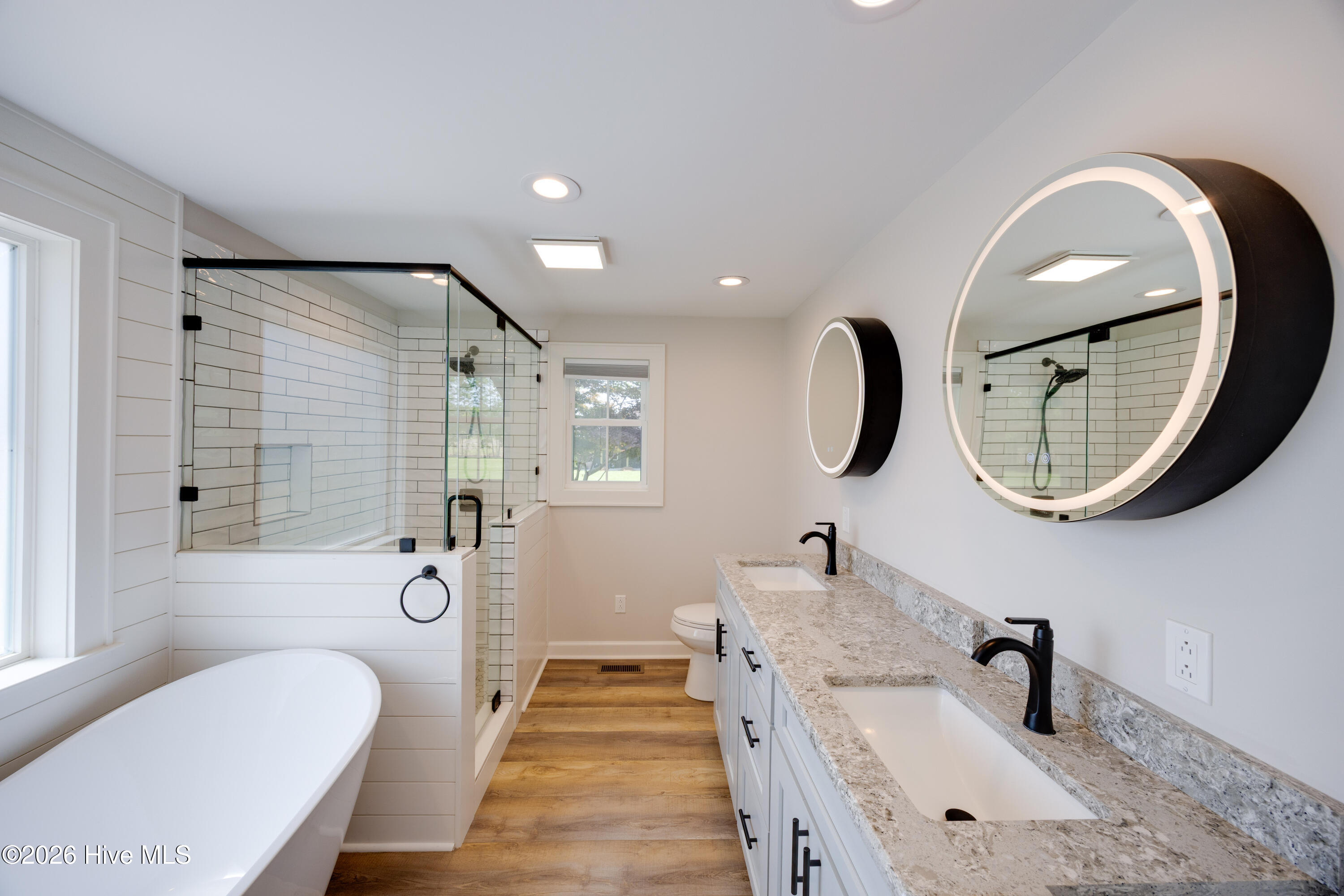4969 North Boyd Road Pinetown, NC 27865 - Photo 16 of 39 Primary en suite