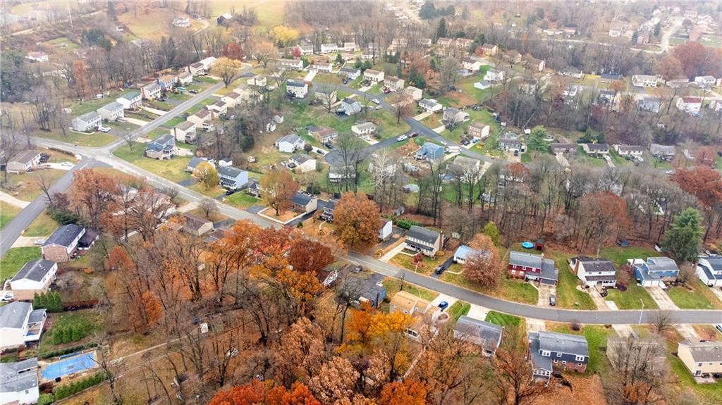 1069 Highfield Road Bethel Park, PA 15102 - Photo 38 of 41