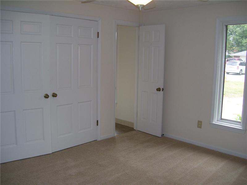 2127 Heather Road Anderson, IN 46012 - Photo 6 of 12 Gallery Image 6