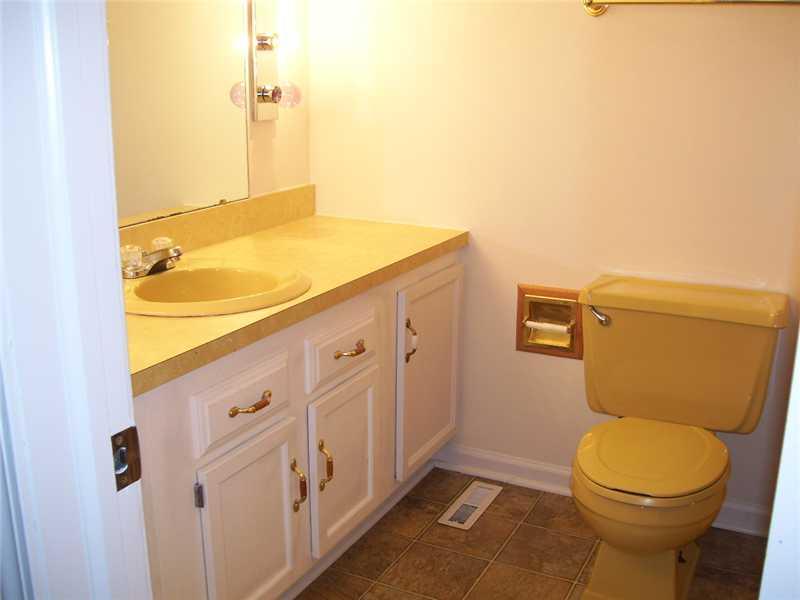 2127 Heather Road Anderson, IN 46012 - Photo 8 of 12 Gallery Image 8