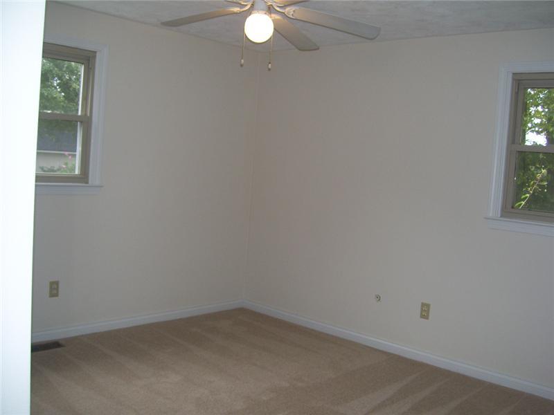 2127 Heather Road Anderson, IN 46012 - Photo 10 of 12 Gallery Image 10