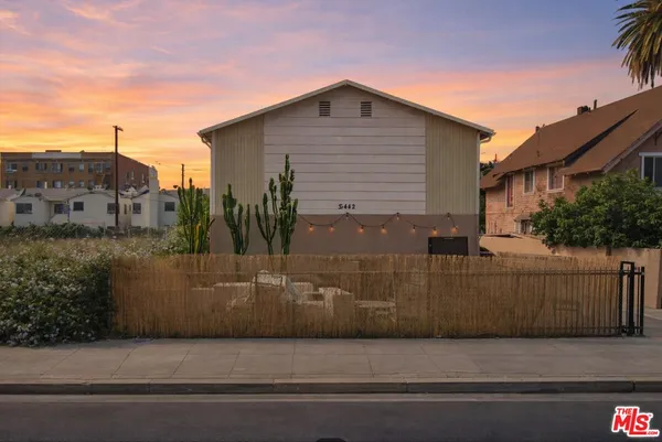 $2,350 | 5442 Virginia Avenue, Unit 6, Los Angeles, CA 90029