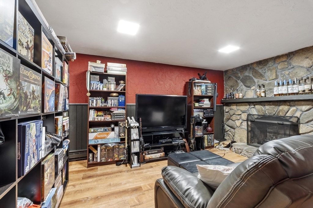 68 Murphy Road Hudson, MA 01749 - Photo 12 of 42
