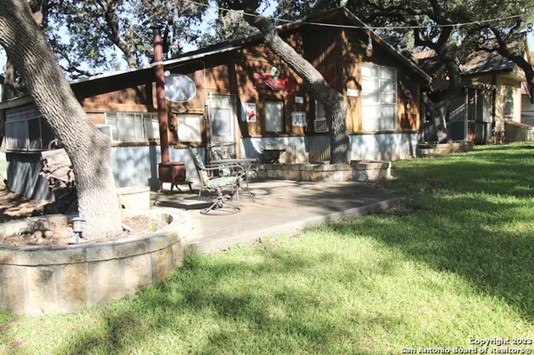$1,400 | 955 Faurie Road, Unit CEDAR CABIN, Lakehills, TX 78063