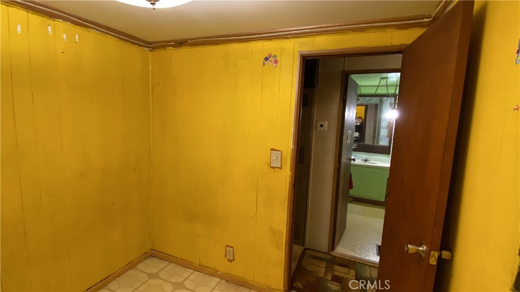 17698 Walker Mine Road Redding, CA 96003 - Photo 11 of 29 a bathroom with a shower